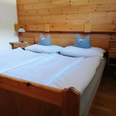 Gaestehaus Holzfeind בית הארחה 3*