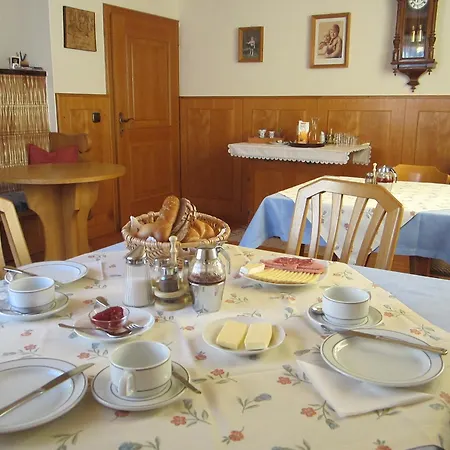 Gaestehaus Holzfeind בית הארחה 3*