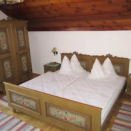 Gaestehaus Holzfeind בית הארחה 3*